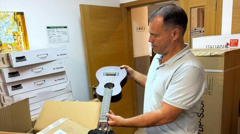 NUEVOS INSTRUMENTOS PARA LA ESCUELA DE M&Uacute;SICA