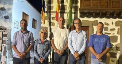 MINUTO DE SILENCIO POR LAS VÍCTIMAS DEL ACCIDENTE DE TREN EN TOLEDO MINUTO DE SILENCIO POR LAS VÍCTIMAS DEL ACCIDENTE DE TREN EN TOLEDO
