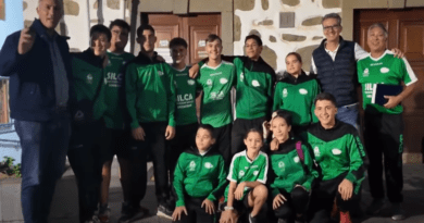 ELAYUNTAMIENTO DE VALSEQUILLO CELEBRA A SUS CAMPEONES DE BOLA CANARIA ELAYUNTAMIENTO DE VALSEQUILLO CELEBRA A SUS CAMPEONES DE BOLA CANARIA
